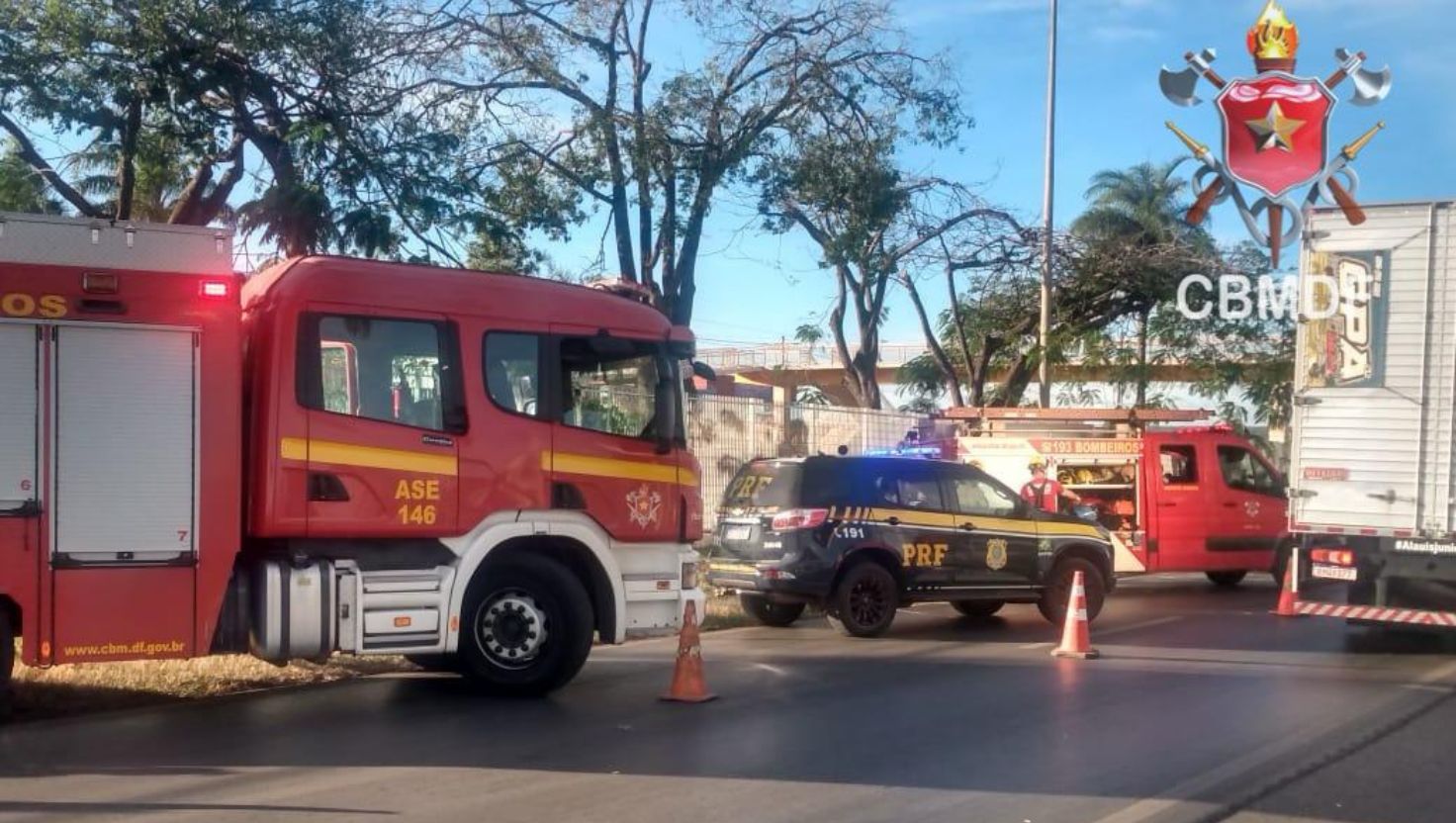 Colisão de veículo contra poste tumultua o trânsito na BR 020 em grave acidente