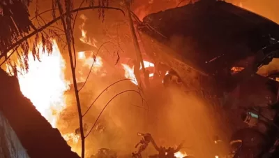 Caros do leilão em Formosa pegam fogo