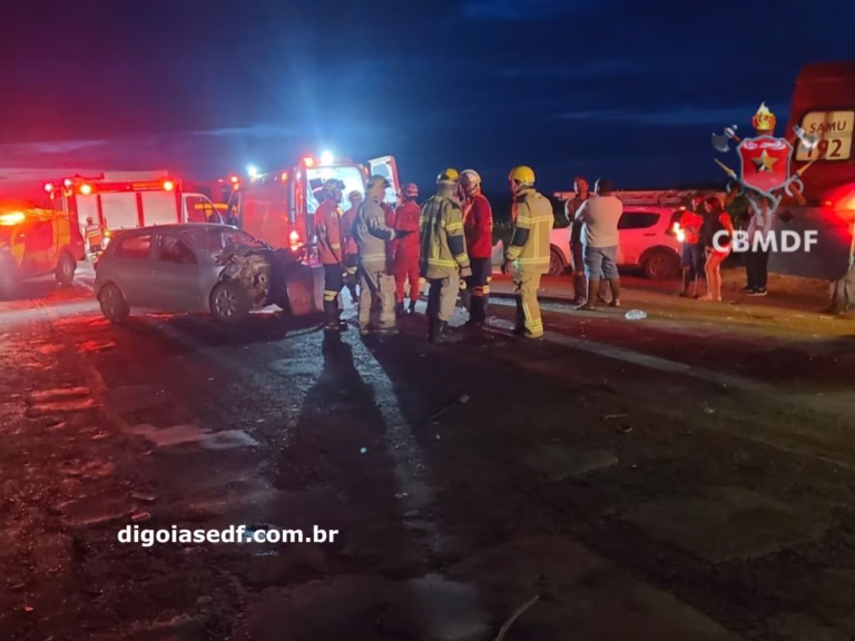 Colisão frontal na GO 430 deixa três feridos graves e mobiliza Bombeiros do DF e de Goiás