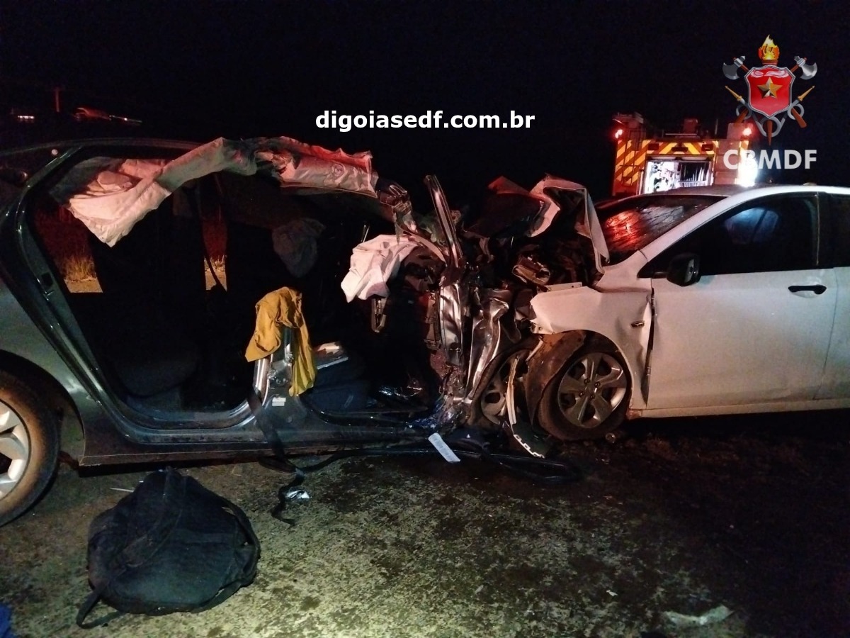 Colisão frontal na BR 251 deixa dois mortos e três feridos graves no DF