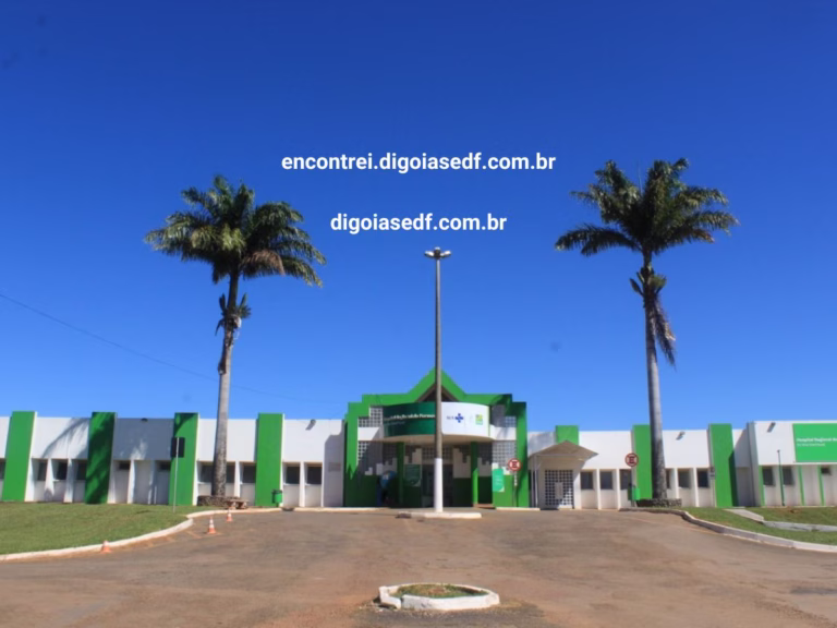 Frente do hospital regional de Formosa, onde homem morreu após acidente