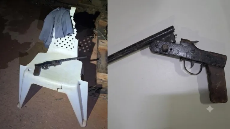 Arma de fogo de fabricação artesanal apreendida pela Polícia Militar durante ocorrência em Formosa, exibida sobre uma cadeira plástica e em detalhe, utilizada como prova da apreensão.