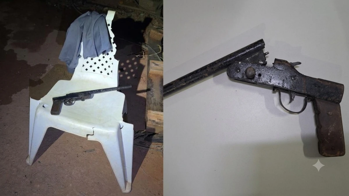 Arma de fogo de fabricação artesanal apreendida pela Polícia Militar durante ocorrência em Formosa, exibida sobre uma cadeira plástica e em detalhe, utilizada como prova da apreensão.