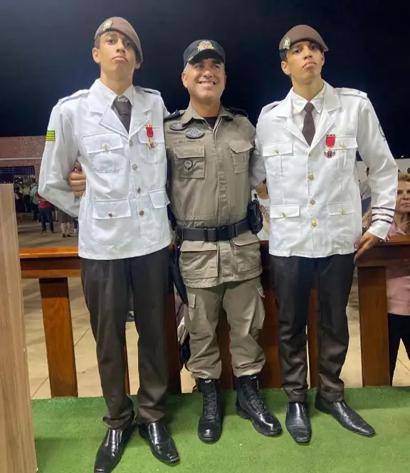 Tenente Coronel Weber Lima de Ataides: de Soldado a Comandante do CEPMG 8 Tenente Coronel Weber Lima de Ataides: de Soldado a Comandante do CEPMG