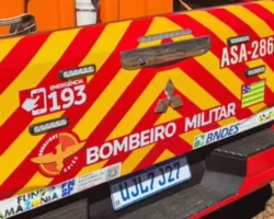 Viatura dos bombeiros com água para apagar Incêndio em residência, após violência doméstica.