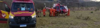 Aeronave dos bombeiros do Distrito Federal em apoio ao Corpo de Bombeiros de Goiás.