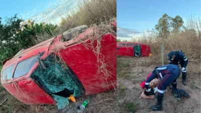 Carro capotado na GO-118 entre São João d’Aliança e Alto Paraíso em Goiás, ao lado samu prestando atendimento.