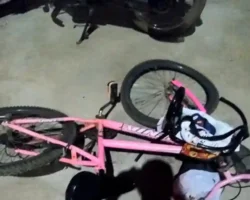 Mãe e filho ficam feridos em colisão entre moto e bicicleta no Parque Lago em Formosa