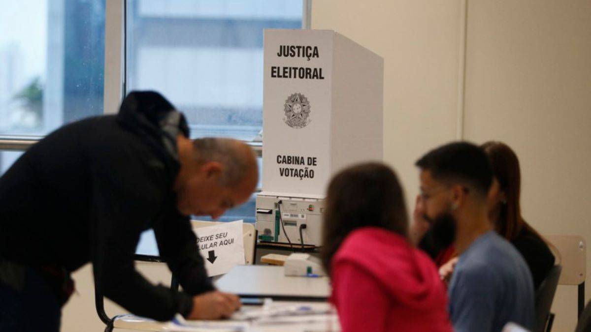 Agência Senado, com conferência das regras e datas no Tribunal Superior Eleitoral e no Código Eleitoral.