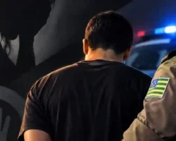 Homem suspeito de estupro é preso pela Polícia Militar no distrito do JK, em Formosa (GO).