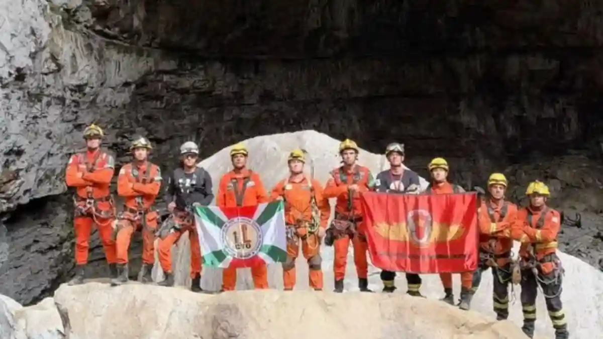 treinamento de resgate em caverna, operação de salvamento em Formosa.
