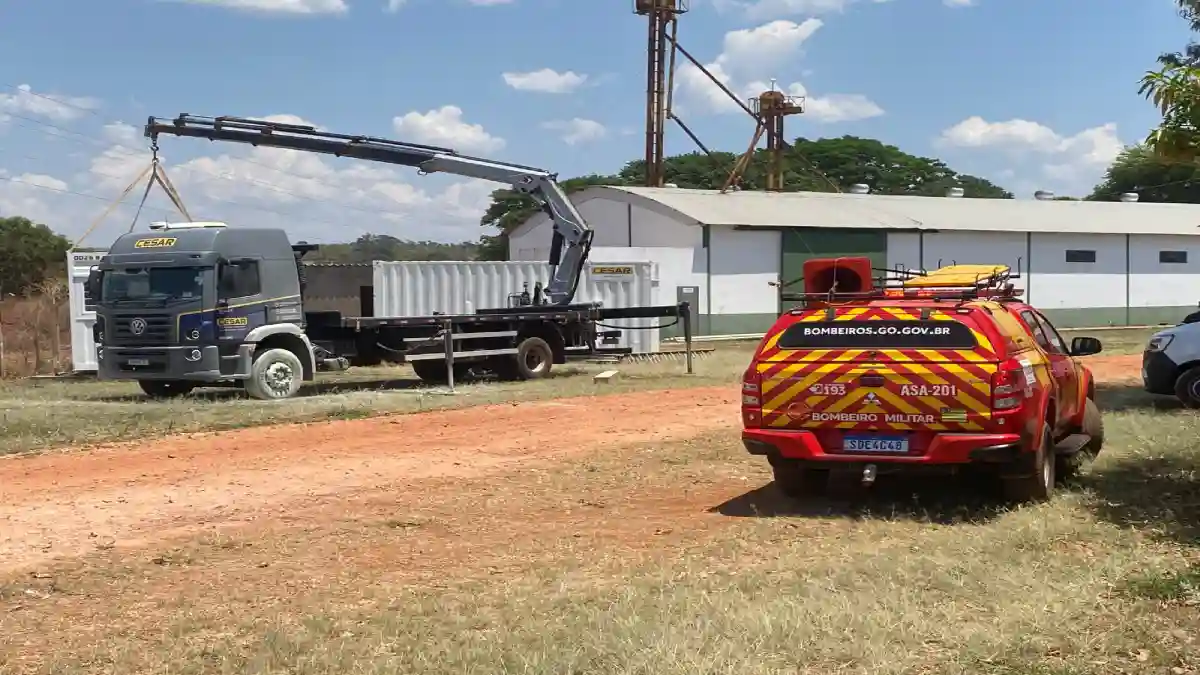 Operador de caminhão Munck morre após choque elétrico em Formosa durante instalação de contêiner
