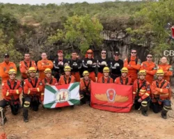 Resgate em caverna na Dolina dos Maracanãs em Formosa durante treinamento dos Bombeiros do DF.